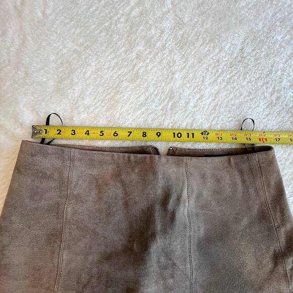 [BLANKNYC] Women’s Taupe Suede Mini Skirt Front Slit Back Zip Size 30 - Picture 10 of 10
